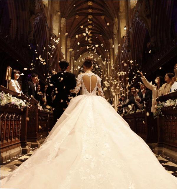 Beautiful in White Shane Filan Vietsub – Bản Nhạc Cưới Ngọt Ngào Bất Hủ