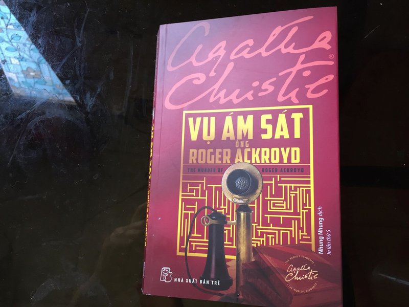 giai-ma-bi-an-vu-am-sat-ong-roger-ackroyd-lua-doi-va-nhung-bat-ngo-kho-doan-baitap-net-13-3