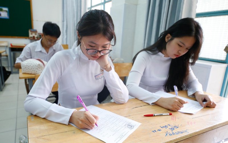 luyen-toan-dai-hoc-bi-quyet-phan-tich-loi-sai-tu-thu-khoa-de-but-pha-diem-so-baitap-net-14-3